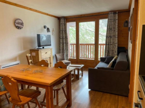 Appartement 3 pièces, 5 pers, sud-ouest, proche centre et pistes, balcon, parking, WIFI - FR-1-263-224